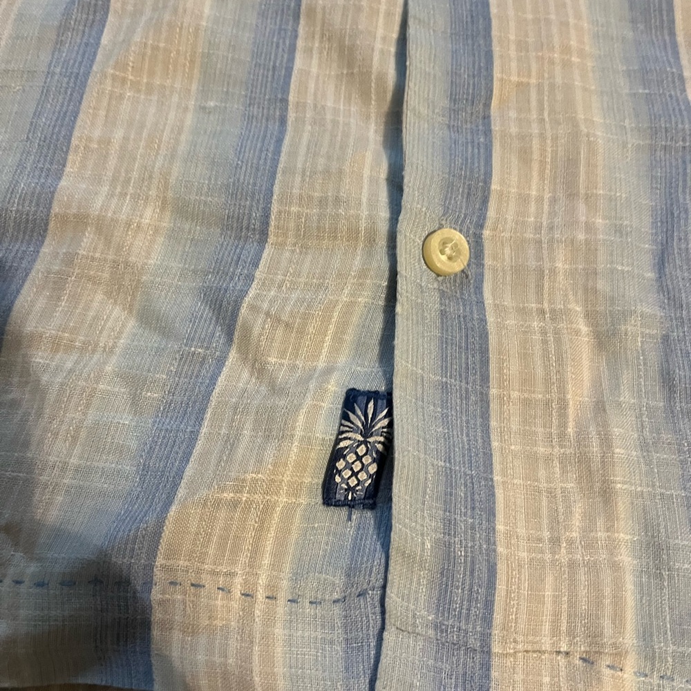 Tommy Bahama Men's Cream and Blue‎ Striped Button Down Shirt linen - Picture 6 of 8